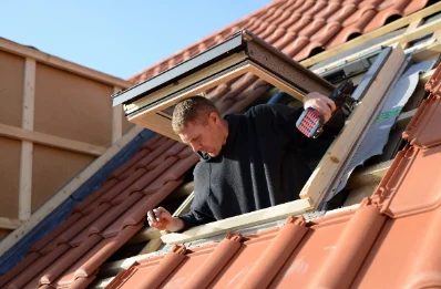 Pose de fenêtres de toit Velux à Saint-Maurice-de-Lestapel